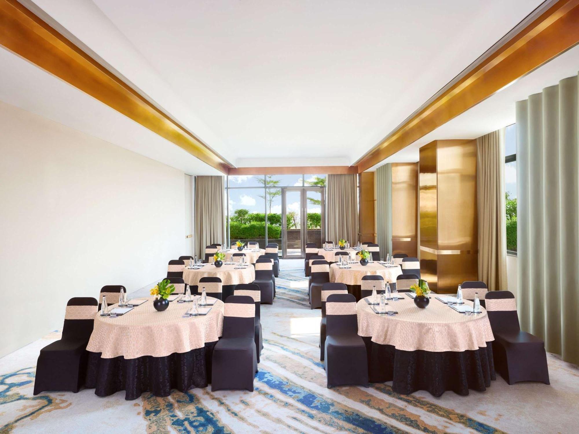 Novotel New Delhi City Centre Esterno foto